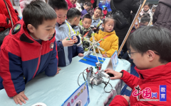 们近距离感触感染人工智能取科技的魅力